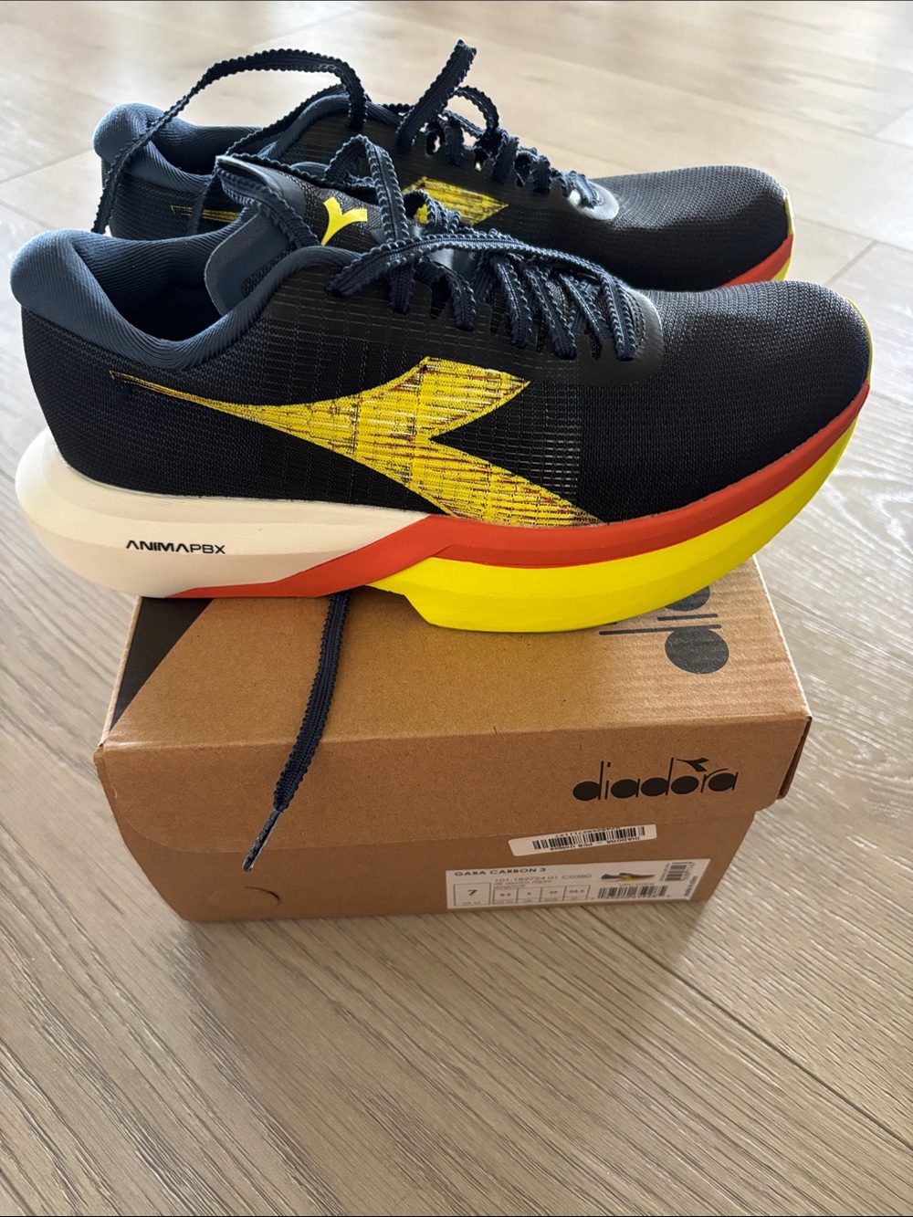 Diadora Gara Carbon 3 Navy Running Shoes with Yellow Accent women’s size 8.5